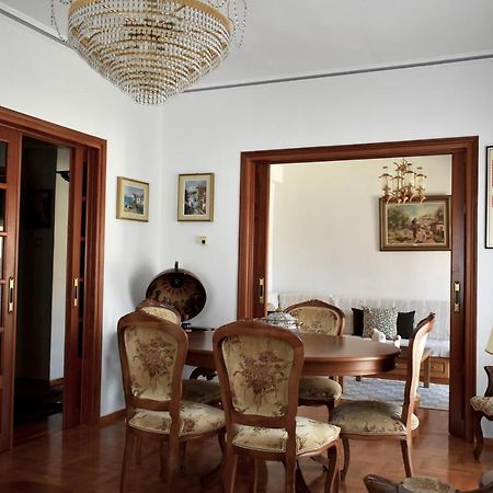 Κεντρικό Και Ευρύχωρο Οροφοδιαμέρισμα Kasztoriá Kültér fotó