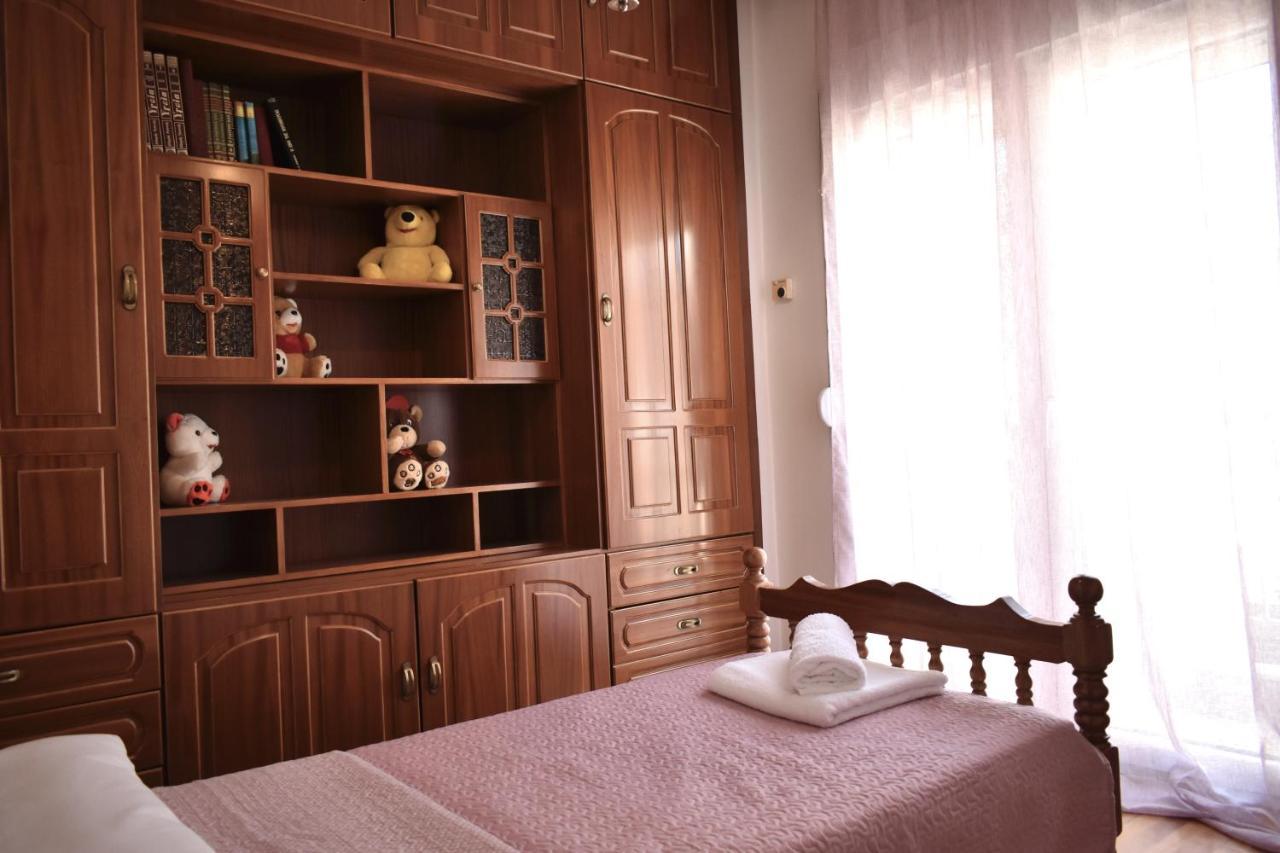 Κεντρικό Και Ευρύχωρο Οροφοδιαμέρισμα Kasztoriá Kültér fotó